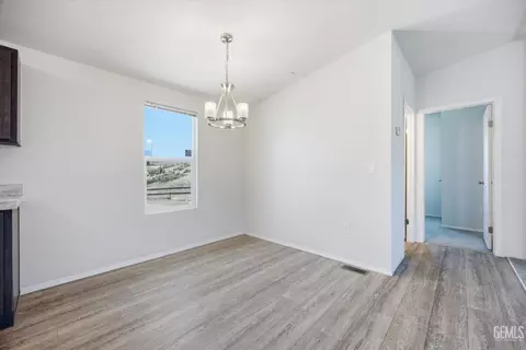 Dining - 20405 Weston Ave, Tehachapi, CA 93561 photo 2 of 2