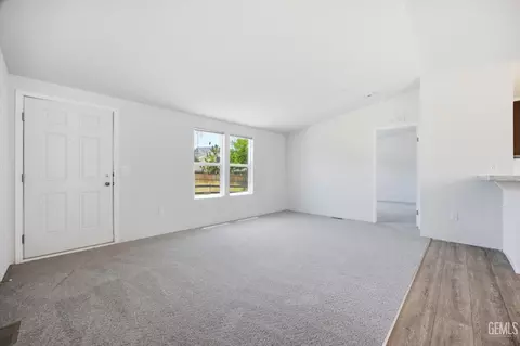 Living - 20405 Weston Ave, Tehachapi, CA 93561 photo 3 of 3