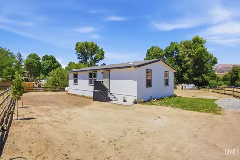 Exterior - 20405 Weston Ave, Tehachapi, CA 93561 photo 2 of 2