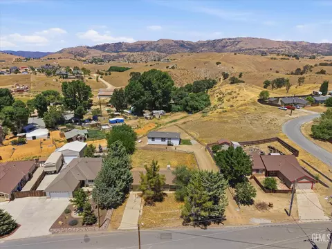 View/Area - 20405 Weston Ave, Tehachapi, CA 93561 photo 6 of 6