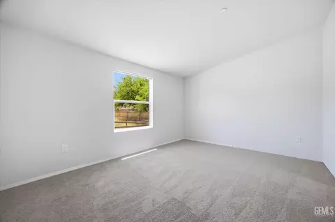 Bedroom - 20405 Weston Ave, Tehachapi, CA 93561 photo 2 of 5