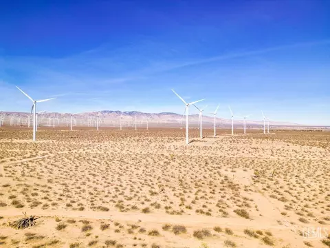 3900 Sunset Ave, Mojave, CA 93501 photo 2