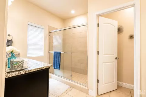 Bath - 5519 Rivulet Run Ct, Bakersfield, CA 93313 photo 1 of 1