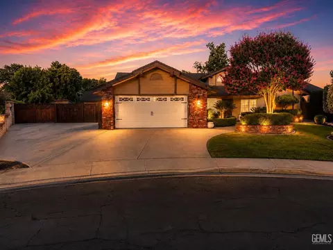 9401 Valley Oak Ct, Bakersfield, CA 93311