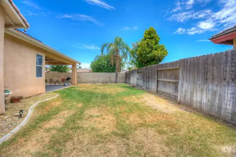 Exterior - 3003 Boulder Ridge Ln, Bakersfield, CA 93313 photo 6 of 10