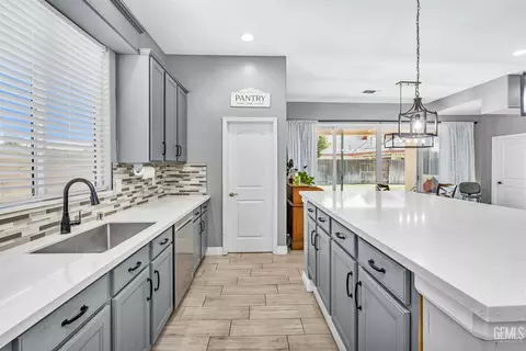Kitchen - 3003 Boulder Ridge Ln, Bakersfield, CA 93313 photo 1 of 6