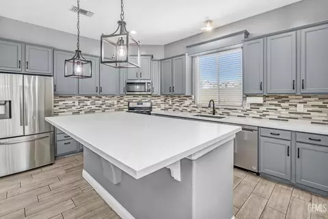 Kitchen - 3003 Boulder Ridge Ln, Bakersfield, CA 93313 photo 3 of 6