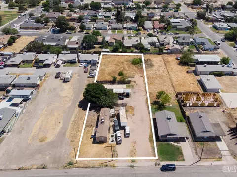 421 Sudan Ave, Buttonwillow, CA 93206 photo 2