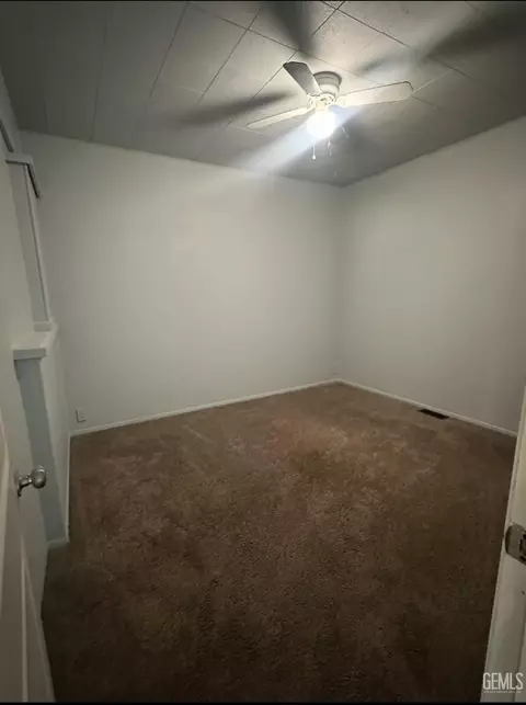 Bedroom - 27992 Taft Hwy, Taft, CA 93268 photo 3 of 4