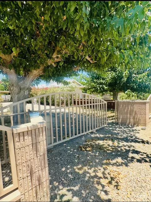Exterior - 27992 Taft Hwy, Taft, CA 93268 photo 3 of 12