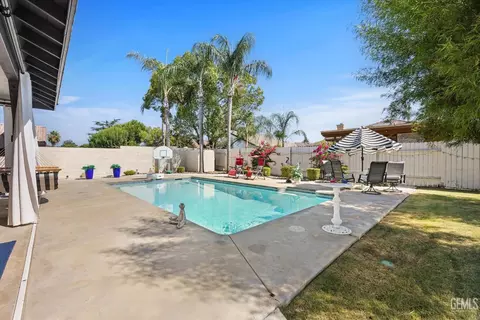 Exterior - 14103 Via Contento, Bakersfield, CA 93314 photo 6 of 10