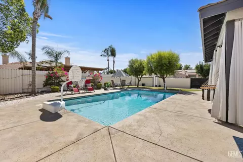Exterior - 14103 Via Contento, Bakersfield, CA 93314 photo 5 of 10