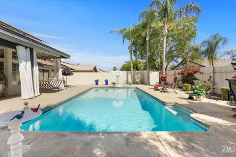 Exterior - 14103 Via Contento, Bakersfield, CA 93314 photo 7 of 10