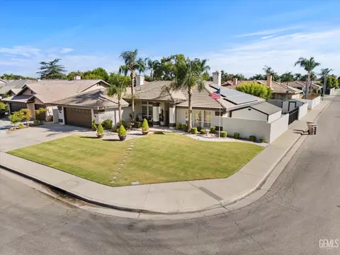 View/Area - 14103 Via Contento, Bakersfield, CA 93314 photo 3 of 4