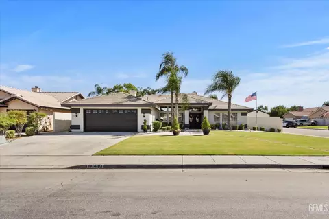 Exterior - 14103 Via Contento, Bakersfield, CA 93314 photo 2 of 10