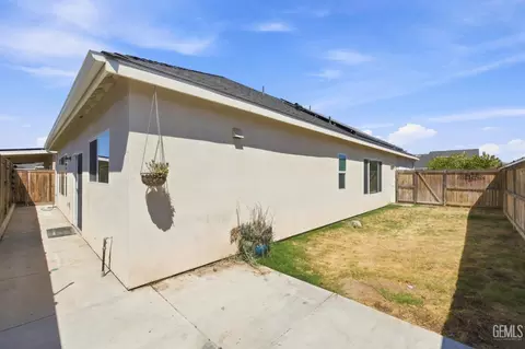 Exterior - 9623 Silver Fls, Shafter, CA 93263 photo 5 of 9