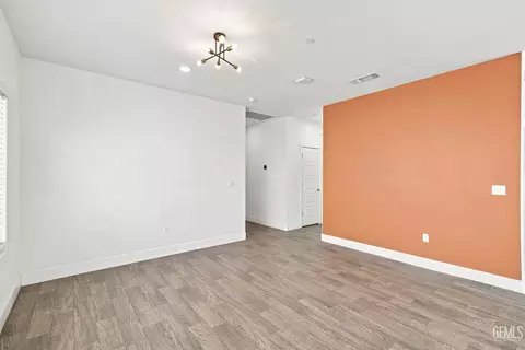 Living - 9623 Silver Fls, Shafter, CA 93263 photo 5 of 7
