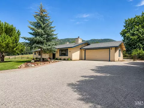 Exterior - 17861 Tanforan Dr, Tehachapi, CA 93561 photo 3 of 15