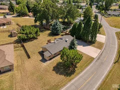 View/Area - 17861 Tanforan Dr, Tehachapi, CA 93561 photo 2 of 5
