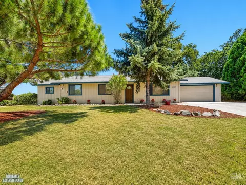 Exterior - 17861 Tanforan Dr, Tehachapi, CA 93561 photo 2 of 15