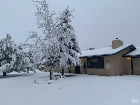Exterior - 17861 Tanforan Dr, Tehachapi, CA 93561 photo 9 of 15