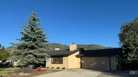 Exterior - 17861 Tanforan Dr, Tehachapi, CA 93561 photo 4 of 15