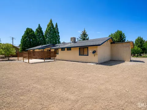 Exterior - 17861 Tanforan Dr, Tehachapi, CA 93561 photo 6 of 15