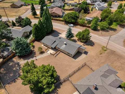 View/Area - 17861 Tanforan Dr, Tehachapi, CA 93561 photo 5 of 5