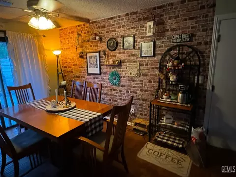 Dining - 17861 Tanforan Dr, Tehachapi, CA 93561 photo 3 of 3