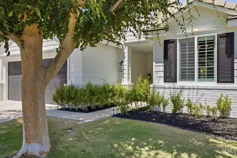 317 Dumont Dr, Bakersfield, CA 93312