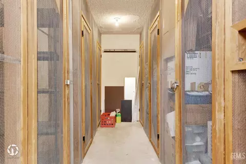 Other - 222 E St, Taft, CA 93268 photo 3 of 4