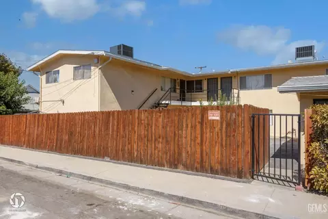Other - 222 E St, Taft, CA 93268 photo 1 of 4