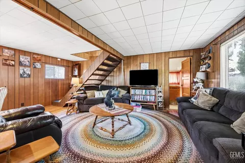 Living - 45904 Carlin Dr, Posey, CA 93260 photo 2 of 4