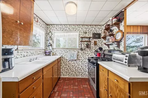 Kitchen - 45904 Carlin Dr, Posey, CA 93260 photo 1 of 5