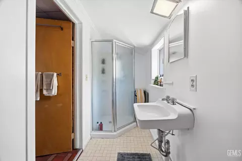 Bath - 45904 Carlin Dr, Posey, CA 93260 photo 2 of 2