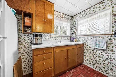 Kitchen - 45904 Carlin Dr, Posey, CA 93260 photo 3 of 5