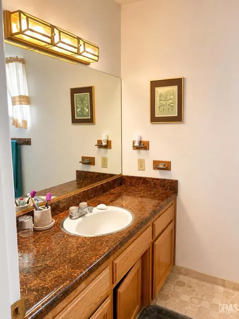 Bath - 46001 Ridge Rd, Posey, CA 93260 photo 3 of 4