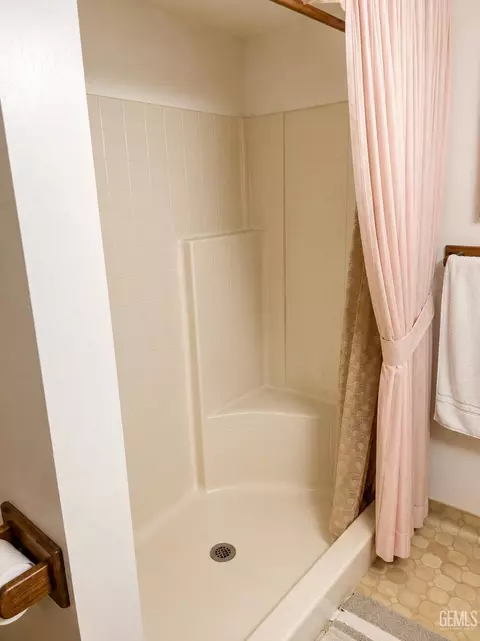 Bath - 46001 Ridge Rd, Posey, CA 93260 photo 2 of 4