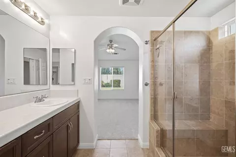 Entry Way - 6019 Bouchaine Dr, Bakersfield, CA 93312 photo 2 of 5