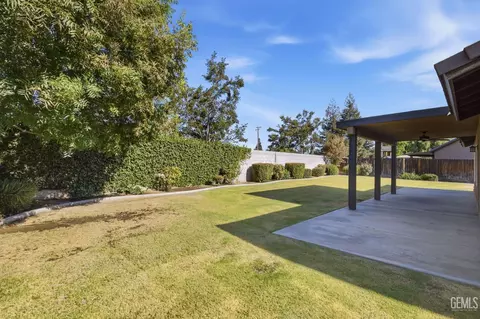 Exterior - 6019 Bouchaine Dr, Bakersfield, CA 93312 photo 4 of 13