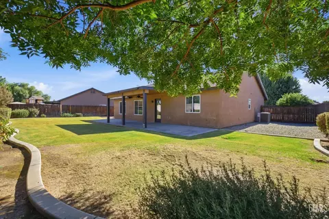 Exterior - 6019 Bouchaine Dr, Bakersfield, CA 93312 photo 5 of 13