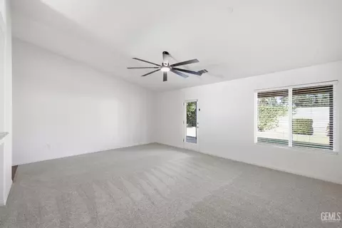 Living - 6019 Bouchaine Dr, Bakersfield, CA 93312 photo 3 of 5
