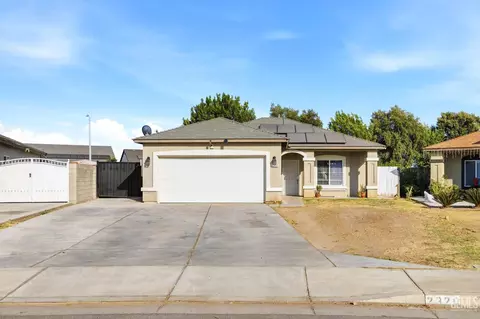 Exterior - 2320 Corte Sanchez, Delano, CA 93215 photo 2 of 5
