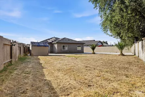 Exterior - 2320 Corte Sanchez, Delano, CA 93215 photo 3 of 5