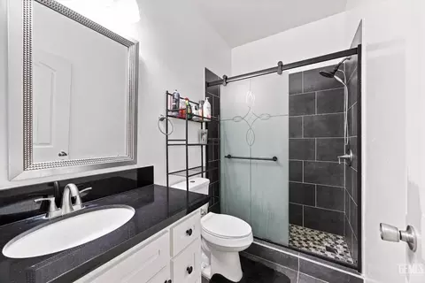 Bath - 2320 Corte Sanchez, Delano, CA 93215 photo 1 of 2