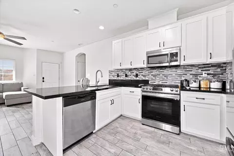 Kitchen - 2320 Corte Sanchez, Delano, CA 93215 photo 1 of 2