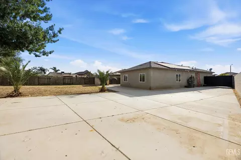 Exterior - 2320 Corte Sanchez, Delano, CA 93215 photo 4 of 5