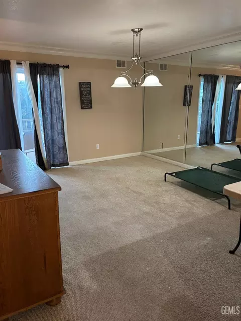 Dining - 18571 Glenview Ct, Tehachapi, CA 93561 photo 2 of 2