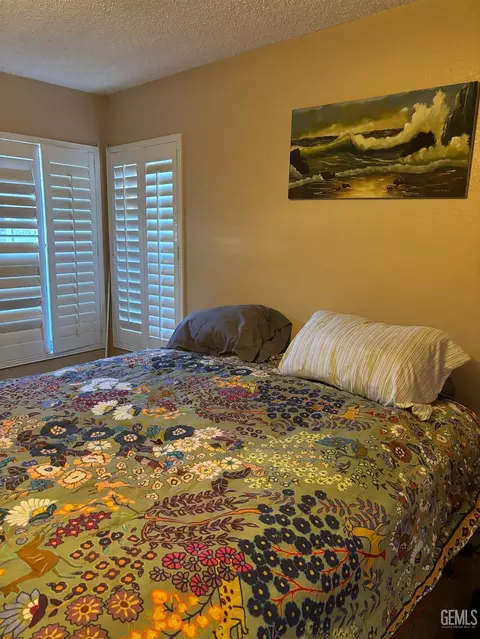 Bedroom - 18571 Glenview Ct, Tehachapi, CA 93561 photo 1 of 2
