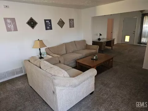 Living - 416 Karin St, Ridgecrest, CA 93555 photo 1 of 1